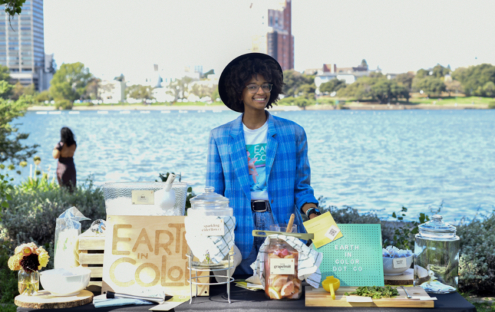 Darel Scott Sees an “Earth in Color”