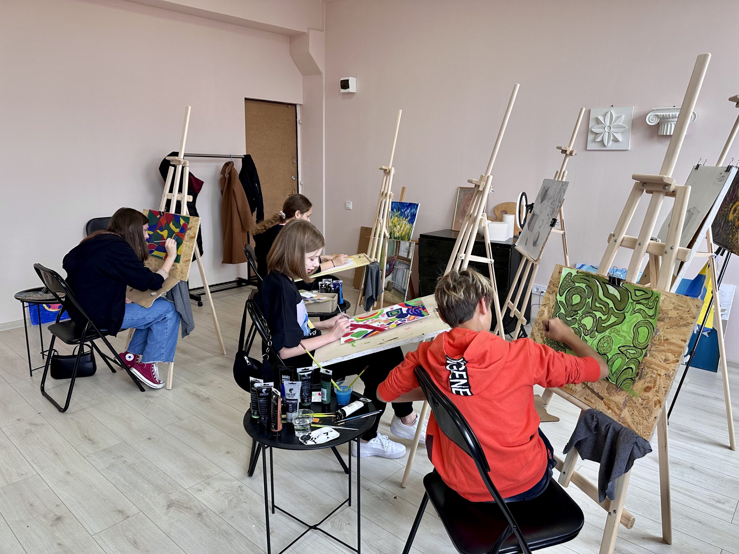 Ukranian children painting